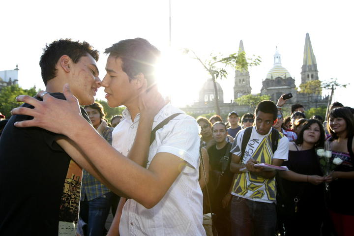 El Congreso de Jalisco discutirá una iniciativa para modificar el Código Civil del Estado y avalar así los matrimonios entre personas del mismo sexo. (Archivo)