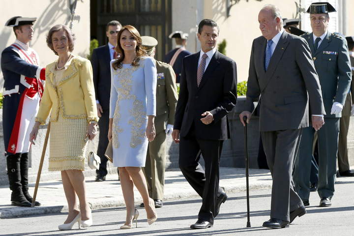 Los reyes de España recibieron hoy al presidente Enrique Peña Nieto y a la primera dama Angélica Rivera. (EFE) 