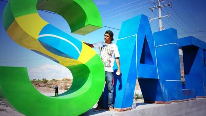 Cada mes serán cambiadas de color las letras que forman la palabra “Saltillo' con un costo total de 80 mil pesos. (Twitter) 