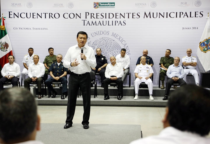 Charla. - El secretario de Gobernación, Miguel Ángel Osorio Chong, encabezó la reunión.