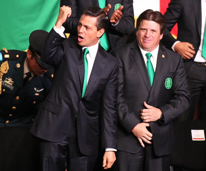 Peña Nieto pide al Tri que 'regresen ganadores'