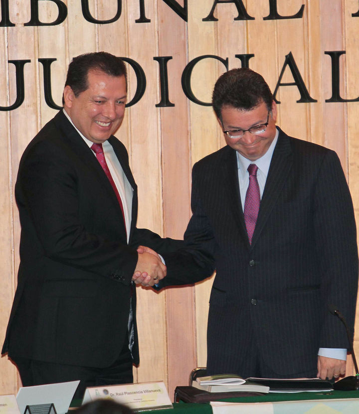 Reunión. Raúl Plascencia, presidente de la Comision Nacional de Derechos Humanos y el juez Humberto Antonio Sierra.