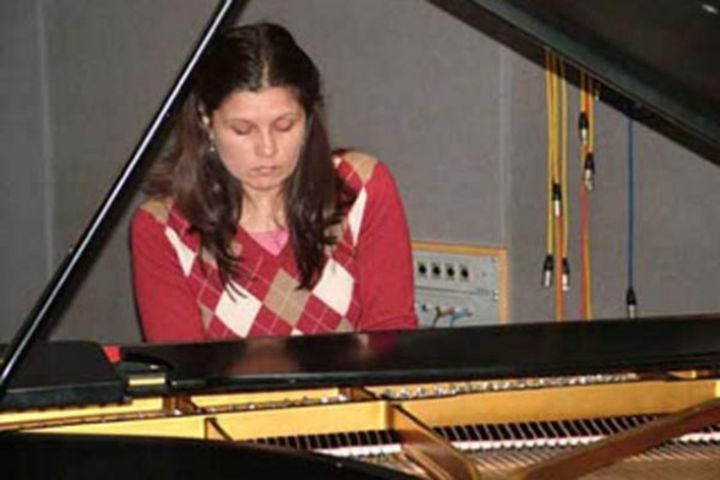 Lujo. La pianista boliviana Ana María Vera, tocará hoy en el Teatro Martínez.