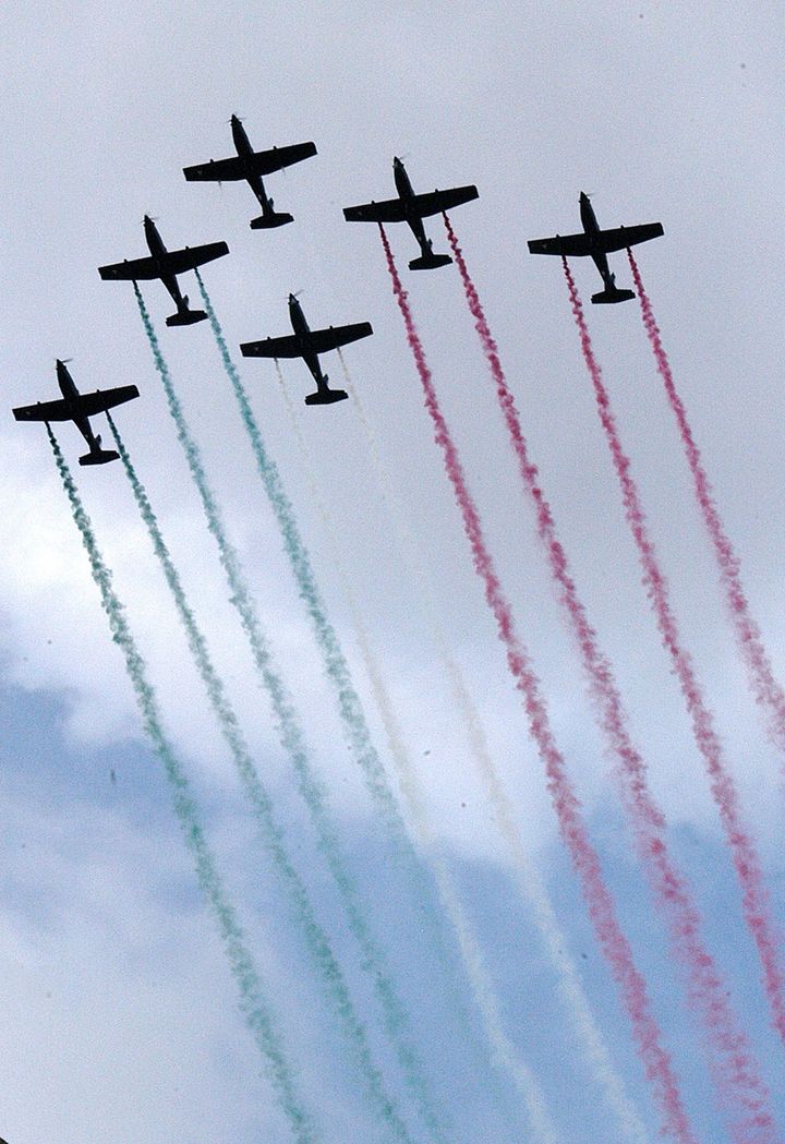 Festejos. Hoy lunes se celebra el Centenario de la Toma de Zacatecas, con un desfile aéreo de la  Fuerza Aérea Mexicana.