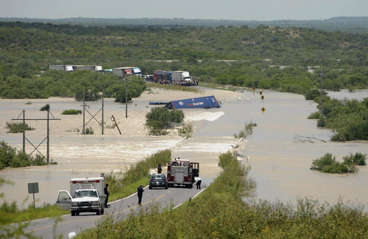 Incomunican lluvias a municipios de Tamaulipas