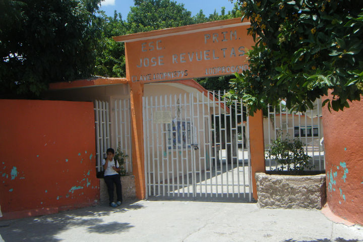 Cuota.- Buscarán construir un domo en la primaria José Revueltas para beneficio de los alumnos. (EL SIGLO DE TORREÓN)