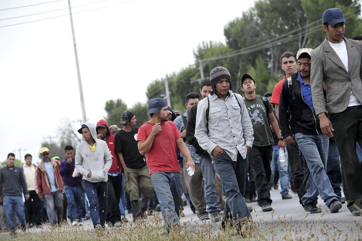 Autoridades aseguran a 21 migrantes en Chiapas