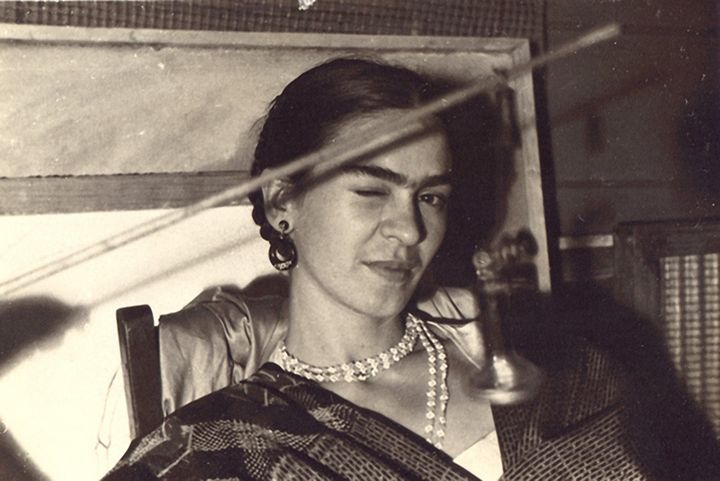 Un ícono. Los vestidos que usaba la pintora mexicana Frida Kahlo, son parte de los 300 objetos personales de la pintora mexicana.