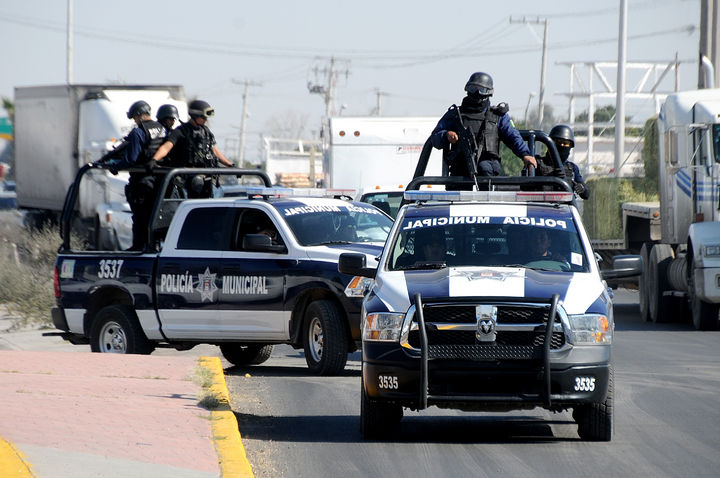 Estrategias. Según el alcalde de Torreón, Miguel Riquelme Solís, la próxima semana se entregarán 30 nuevas patrullas y equipo táctico a los policías.