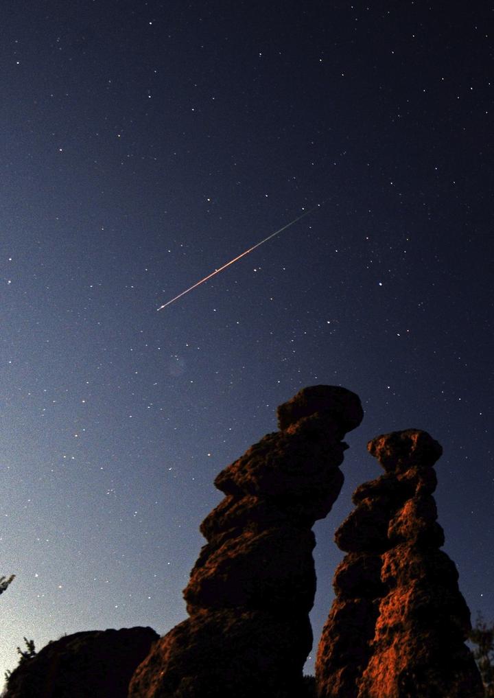 El supuesto meteorito cayó en el lugar conocido como Fum Lahcen, zona desértica en el sur de Tata, sudeste de Marruecos, muy cerca de la frontera con Argelia. (ARCHIVO)