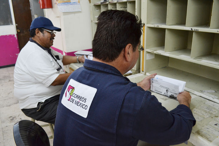 Trabajo. Se aplicarán acciones para que todos los municipios de Coahuila cuenten con servicio postal. (EL SIGLO DE TORREÓN)