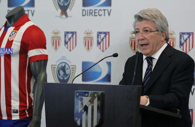 Enrique Cerezo, presidente del club español Atlético de Madrid, afirmó que el equipo está trabajando en el fichaje de dos futbolistas más. (Archivo)