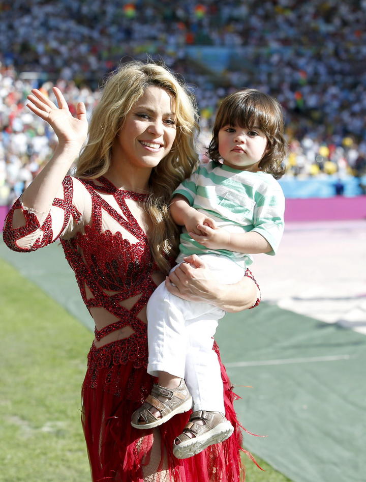 Carlos Vives no pudo aguatarse la emoción y confirmó los rumores sobre el segundo embarazo de su amiga Shakira. 