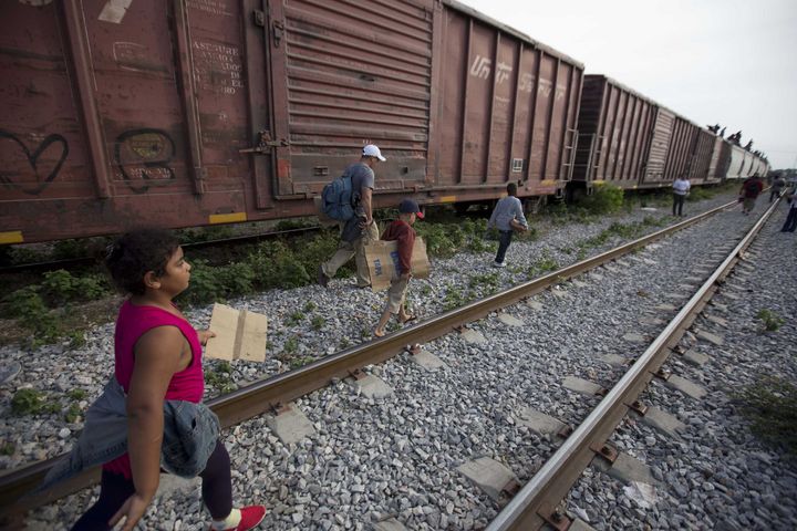 Escenario. Miles se juegan la vida para cruzar la frontera y tener una mejor vida en Estados Unidos. (ARCHIVO)