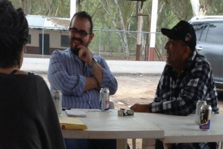 Junta. Rodrigo Vallejo (izq.) y Servando Gómez 'La Tuta' se reunieron para hablar sobre la política interna de Michoacán.