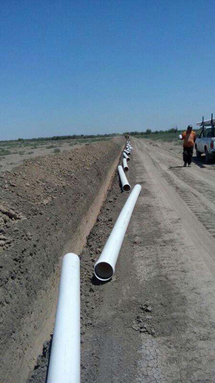 Realizan obra. En marcha trabajos de instalación de un nuevo sistema de riego en la Facultad de Agronomía y Zootecnia. (EL SIGLO DE TORREÓN)