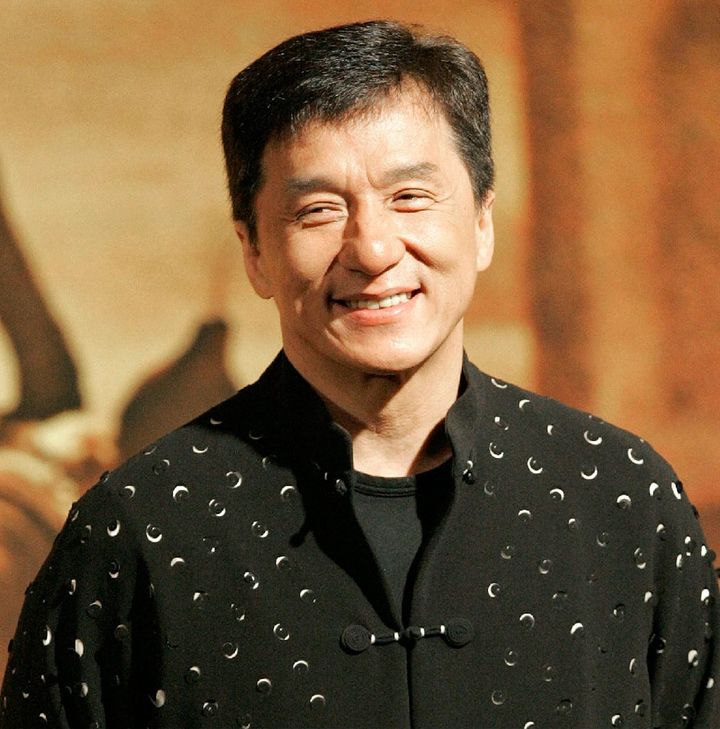 Disculpa. El actor Jackie Chan afirmó que Jaycee Chan tendrá que enfrentar las consecuencias y que él lo apoyará en todo.