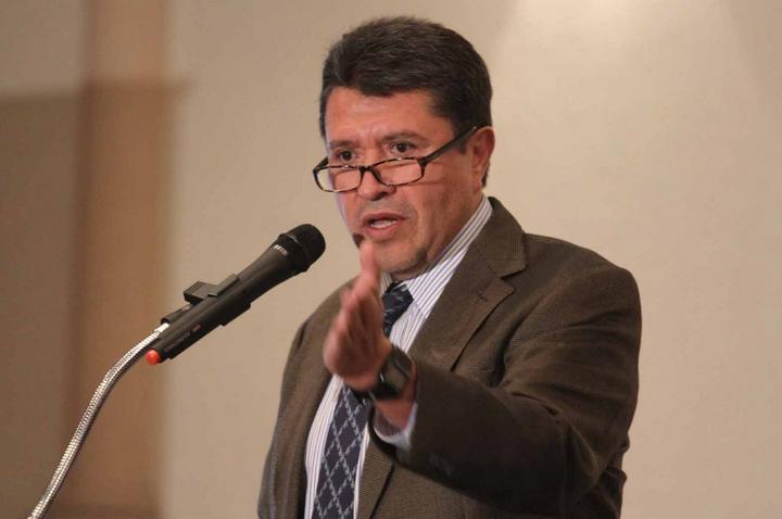 Reta Ricardo Monreal a legisladores a regresar 'bono'