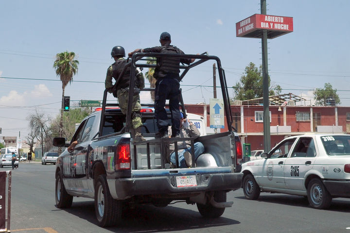 Robo. Agentes de la Policía Estatal Acreditable lograron la captura del menor que había robado.