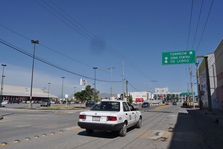 Ubicación. La referencia es la cercanía de un centro comercial Las Rosas y las oficinas de la CFE, además del Crucero Inteligente, motivo por el cual hay gran afluencia de vehículos en la zona. 