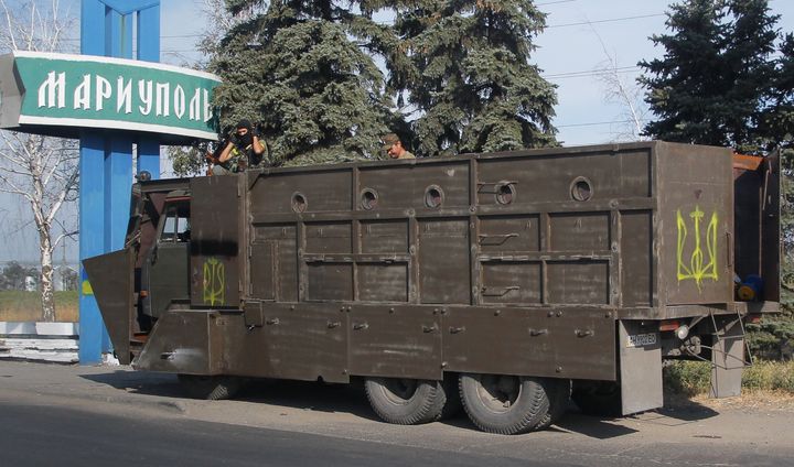 Guerra.Fuerzas ucranianas actualmente combaten contra separatistas en la frontera con Rusia.