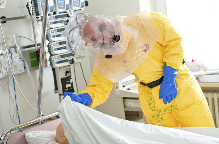 Virus. Un joven fue hospitalizado en Dakar, la capital de Senegal y reconoció que había tenido contacto con enfermos.