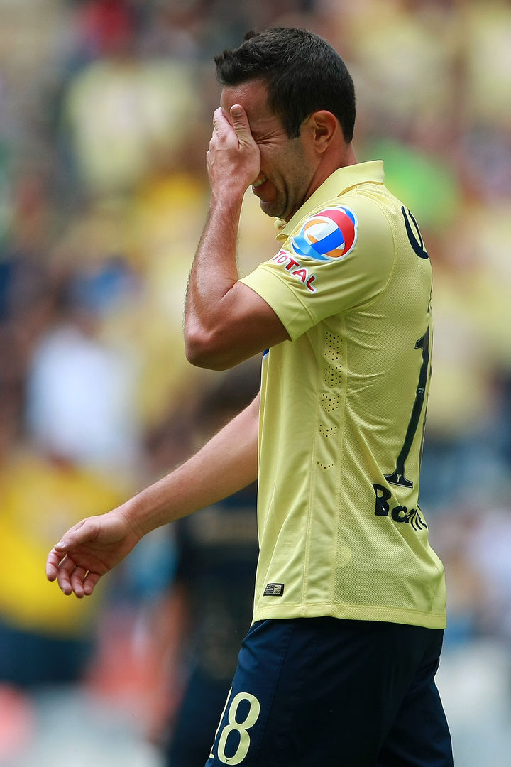 Perdonó a Pumas. Luis Gabriel Rey estuvo solo frente a la portería, pero falló el gol que pudo marcar diferencia.