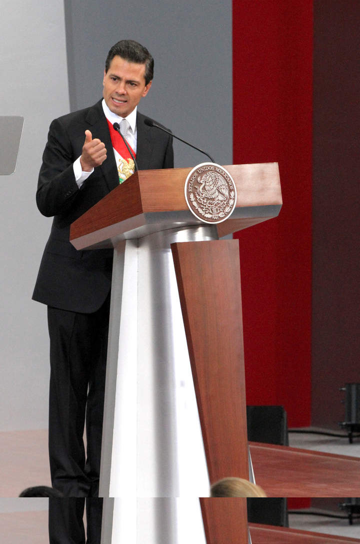 Durante el mensaje por su Segundo Informe de Gobierno, el presidente Enrique Peña Nieto anunció la construcción del nuevo AICM. (Notimex)