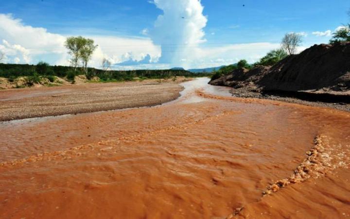El organismo de aguas del estado habilitó 18 tomas para cubrir el abasto en los municipios afectados por la presencia de ácido sulfúrico en el Río Sonora. 
