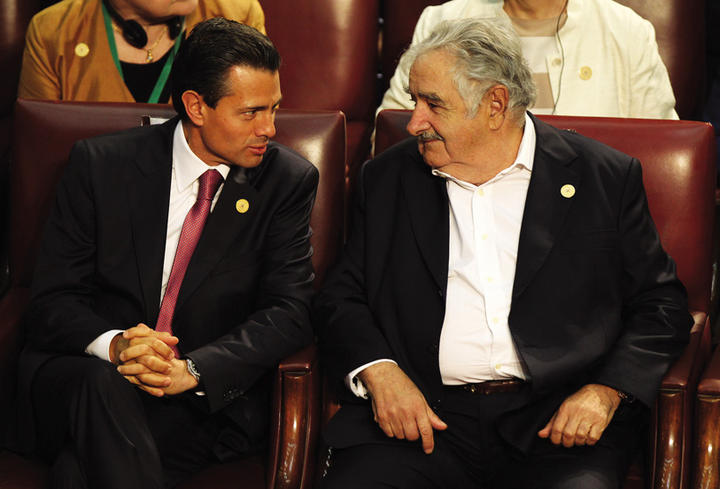 Presidente José Mujica junto con el presidente de México, Enrique Peña Nieto.