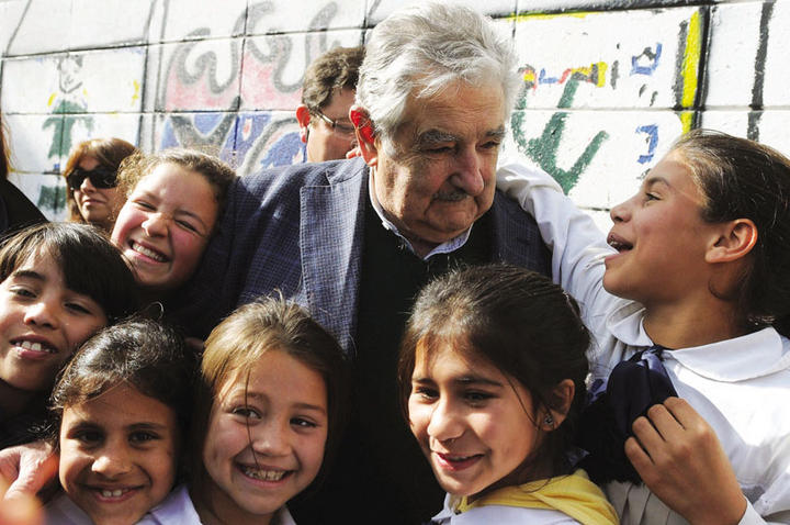 El escritor y periodista uruguayo Wlater Pernas, definió al mandatario como 'un imán para la gente'. (Foto: Ximena.)