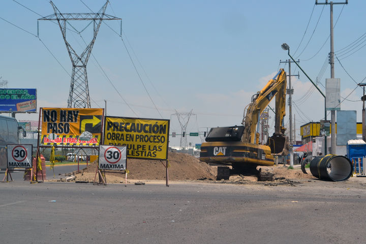 Obras. La reposición del colector José Rebollo Acosta inició hace un año, en septiembre de 2013, y aseguran que estará terminado al cien por ciento a finales de 2014. 