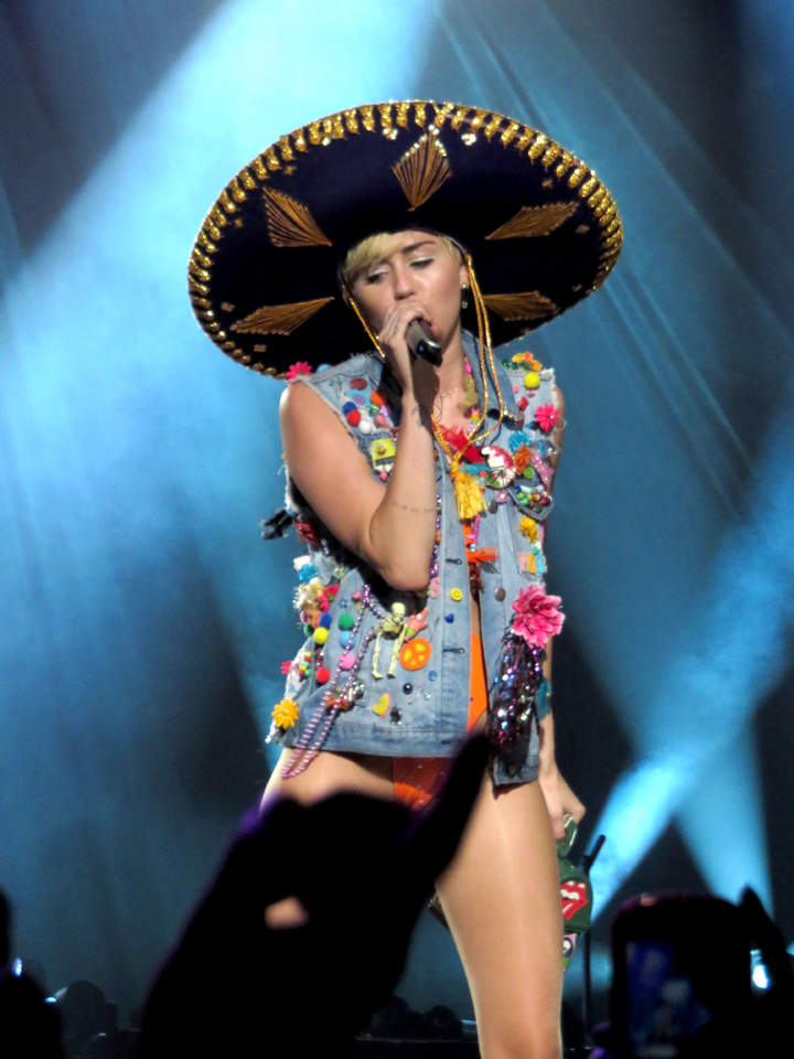 Miley Cyrus se mostró feliz de estar en México con su criticada gira Bangerz Tour. (José Hernández) 
