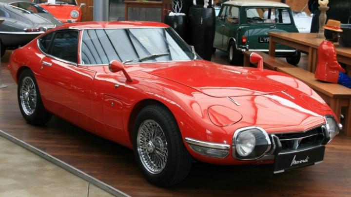 El abogado Ivan Schneider, perdió una de sus posesiones más preciadas, un Jaguar XKE modelo 1967. (Archivo)