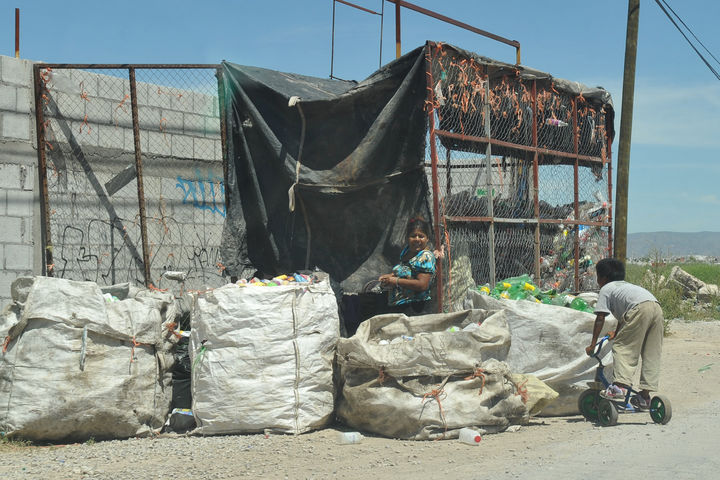 Aumenta. Los datos del Coneval de 2008 a 2013 arrojaron un aumento en el número de personas en pobreza extrema en Coahuila.