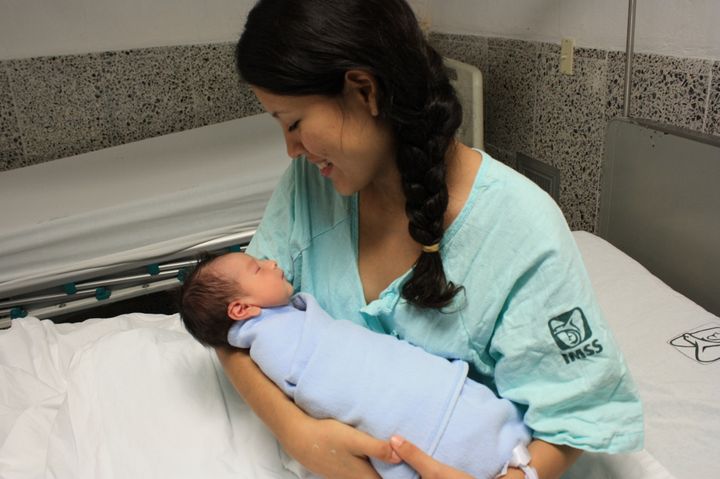 Derecho. Las mujeres embarazadas en riesgo tendrán derecho de ser atendidas en cualquier hospital público del país. (ARCHIVO)
