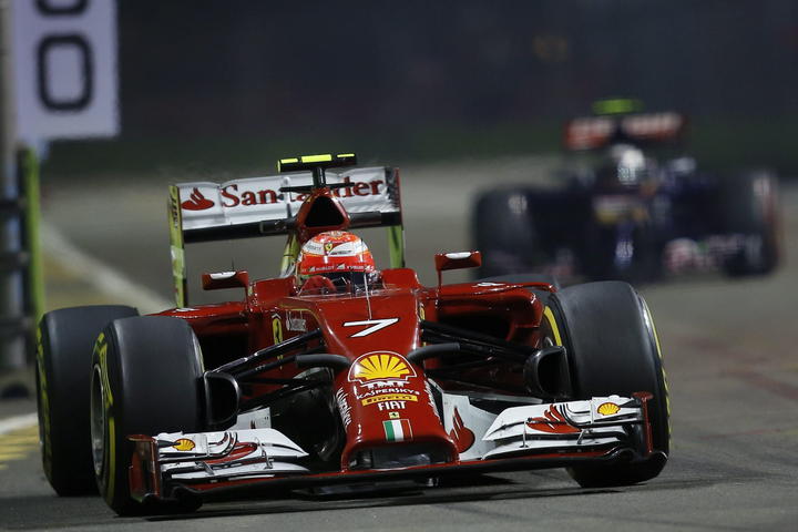 El corredor de Ferrari marcó el mejor tiempo en el arranque y fue segundo en la siguiente tanda. (EFE)