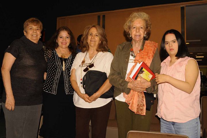 
Chiquis, Estrella, Magda, Rosa y Marisol.