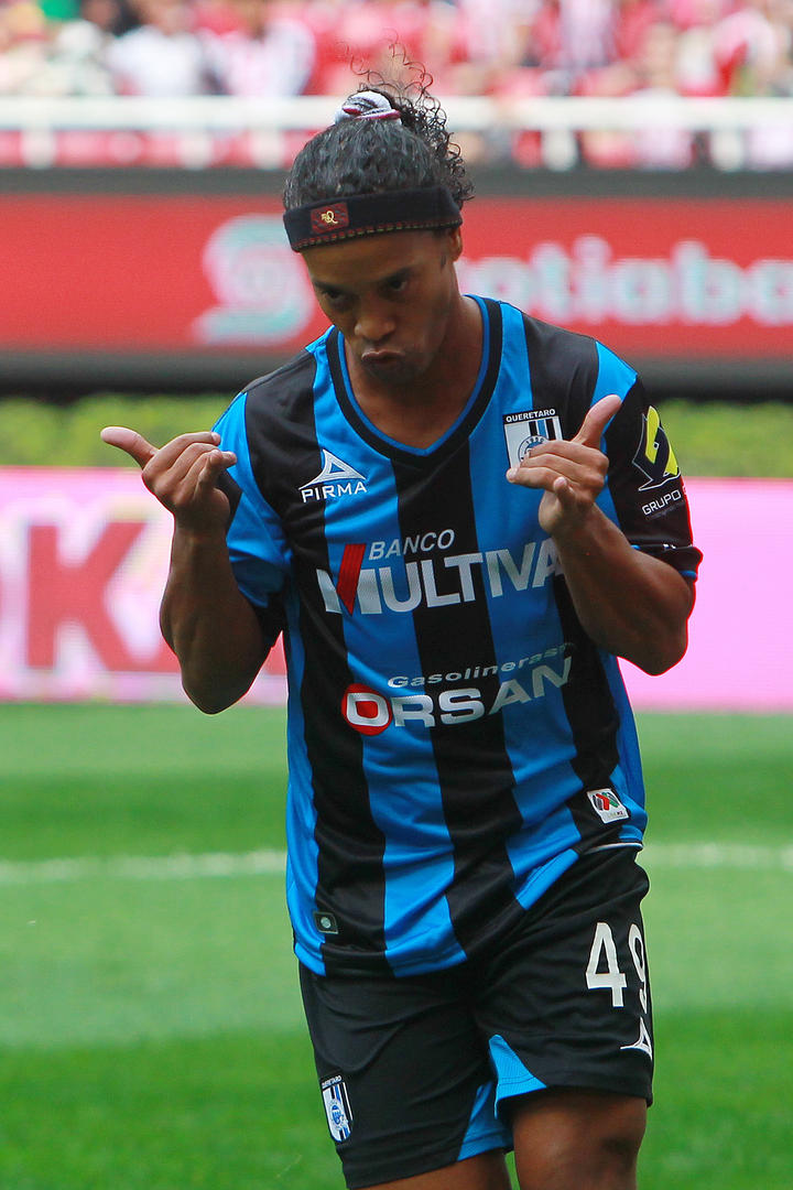 Ronaldinho ya se estrenó como goleador en el torneo Apertura 2014 al marcar de penal en el triunfo ante las Chivas. (Jam Media)