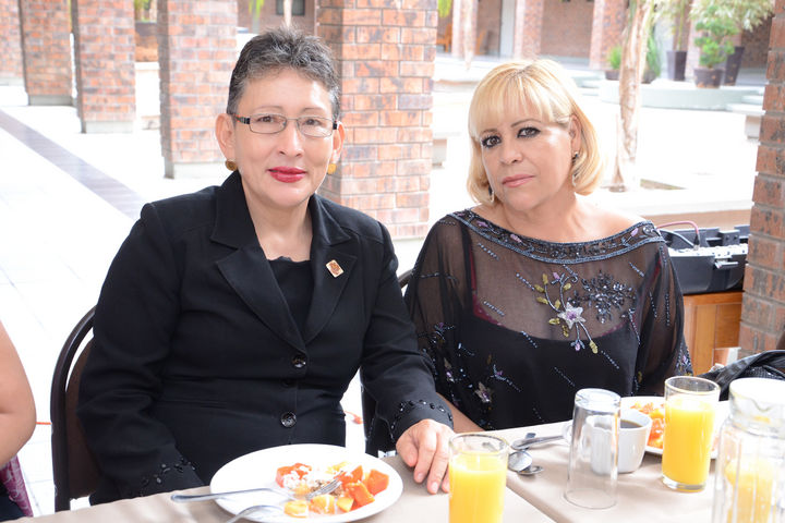 Dolores Mendoza y Juana Domínguez.