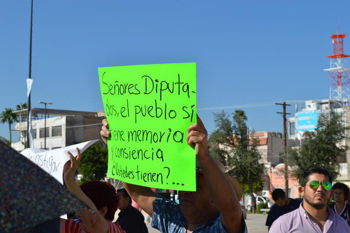 Reclaman. Agremiados de Onappafa reclamaron a las autoridades por los operativos de decomiso vehicular en Coahuila.