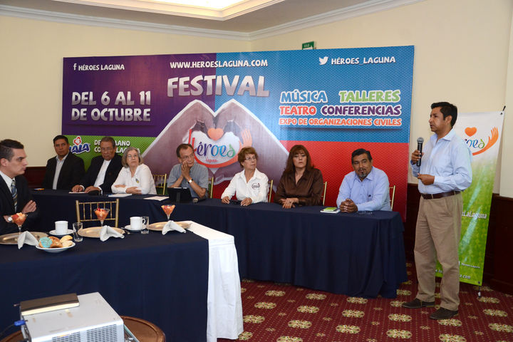 Presentación. Miembros del comité organizador y representantes de organizaciones civiles ofrecieron los detalles de lo que será el Primer Festival Héroes Laguna.