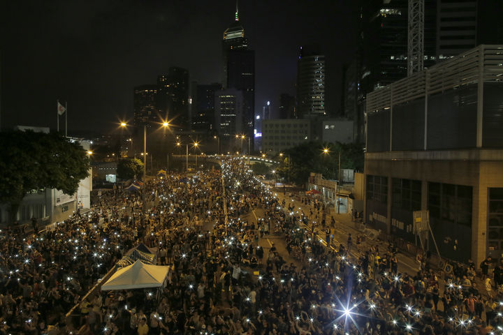 Hong kong. En la imagen aparece la manifestación multitudinaria encabezada por jóvenes. (AP)