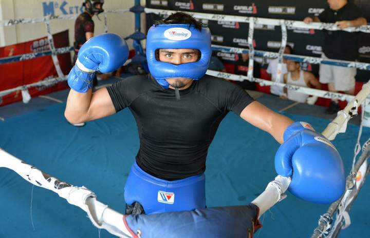 En la capital del país, Rodrigo ‘Gatito’ Guerrero, se prepara para su pelea contra Jonathan Baat. (Canelo Promotions)