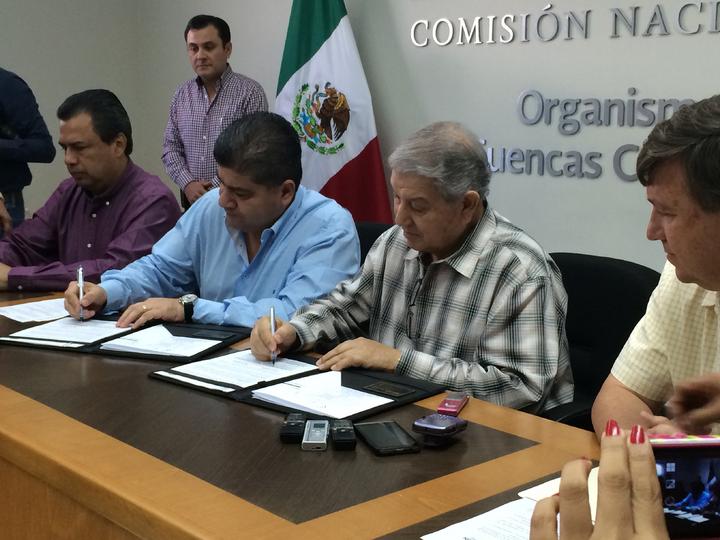 El ayuntamiento de Torreón firmó un convenio con la Conagua para la custodia, conservación y mantenimiento de un tramo de zona federal adyacente al río Nazas. (El Siglo de Torreón) 