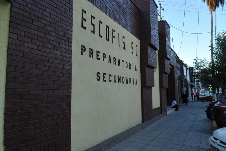 Ubicación #16. Kínder, preparatoria y escuela de música a unos metros de un bar, Donato Guerra y Juárez.