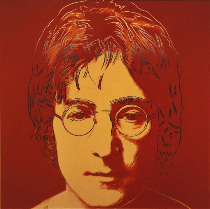 El cantautor británico John Lennon fue uno de los miembros fundadores de la afamada agrupación The Beatles, que revolucionó el mundo de la música. (ARCHIVO)