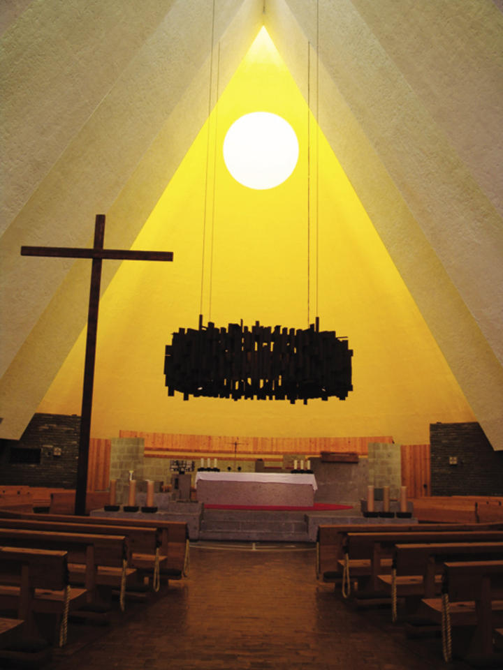 La iglesia de la Santa Cruz del Pedregal, 1968.