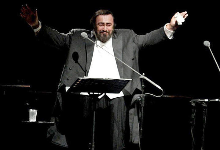 Pavarotti contribuyó a los esfuerzos por popularizar la ópera fuera del ámbito operístico. (ARCHIVO)