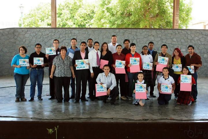 Ganan. Estudiantes ganadores de la ExpoCiencias Coahuila 2014, realizado en mayo en las instalaciones de la Deportiva. (CORTESÍA)